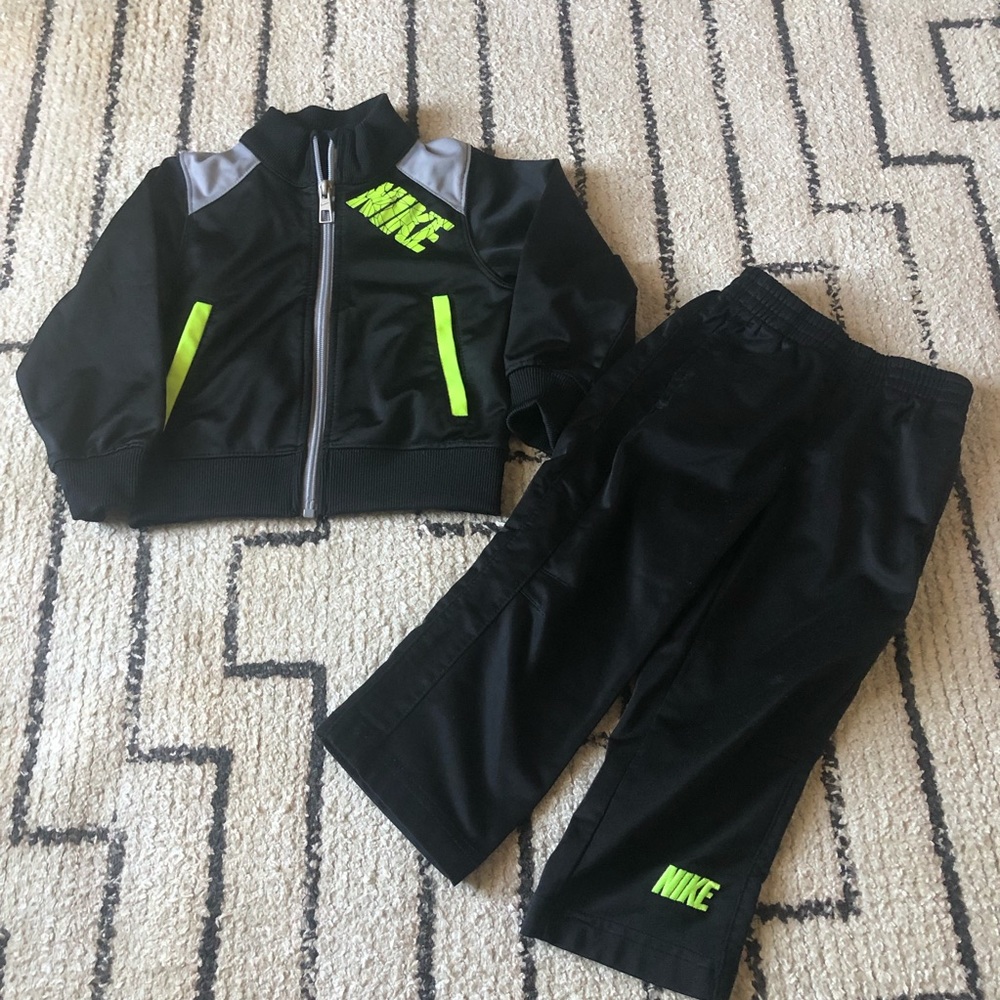 Nike toddler set
